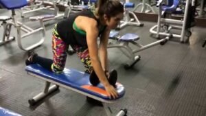 Remada Unilateral com Halter